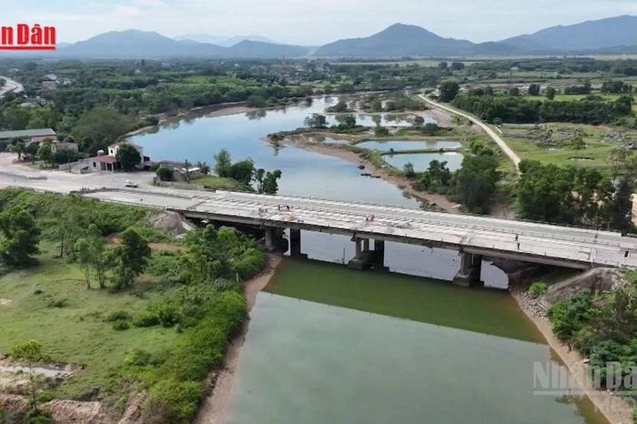 [Video] Đề xuất chi gần 10.000 tỷ đồng mở rộng Quốc lộ 1A từ Hà Tĩnh đến Huế - Báo Nhân Dân
