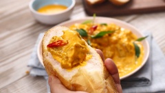 Sụn Gà Sốt Trứng Muối