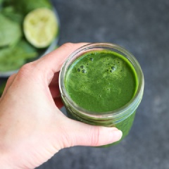 Sinh tố rau quả xanh là một thức uống cung cấp rau xanh và vitamin C từ thực vật theo một cách nhẹ nhàng, là một cách để tăng sức đề kháng hữu hiệu cho cơ thể thay vì uống những viên thuốc đắng. Bạn đã sẵn sàng thực hiện cho gia đình chưa nào?