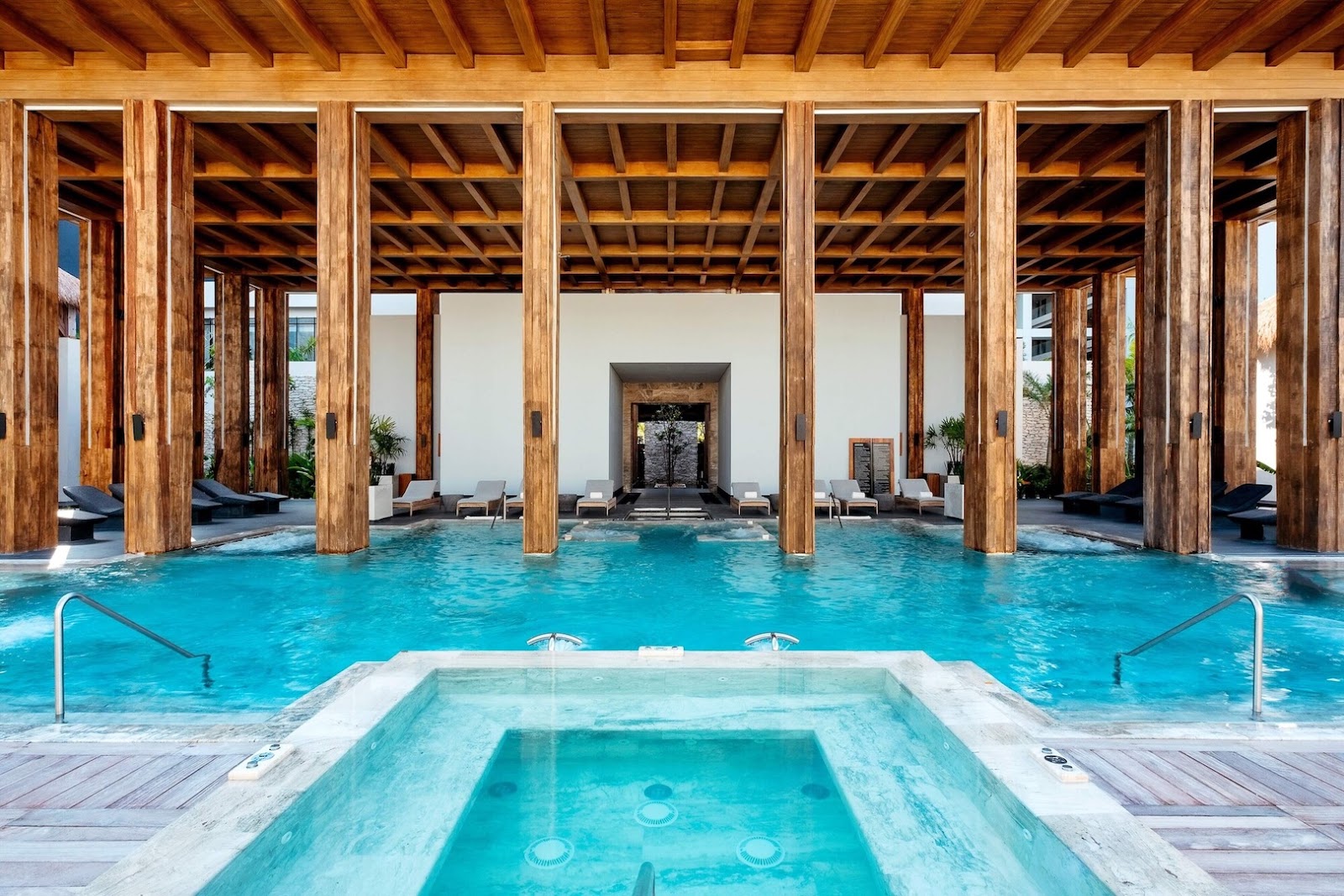 Secrets Moxche Spa Pool