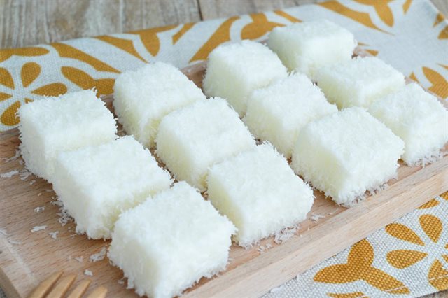 Bánh Pudding Sữa Phủ Dừa