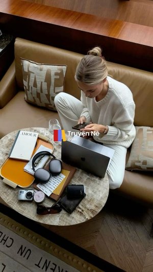 Chia Tay Nhưng Lại Vướng Chân