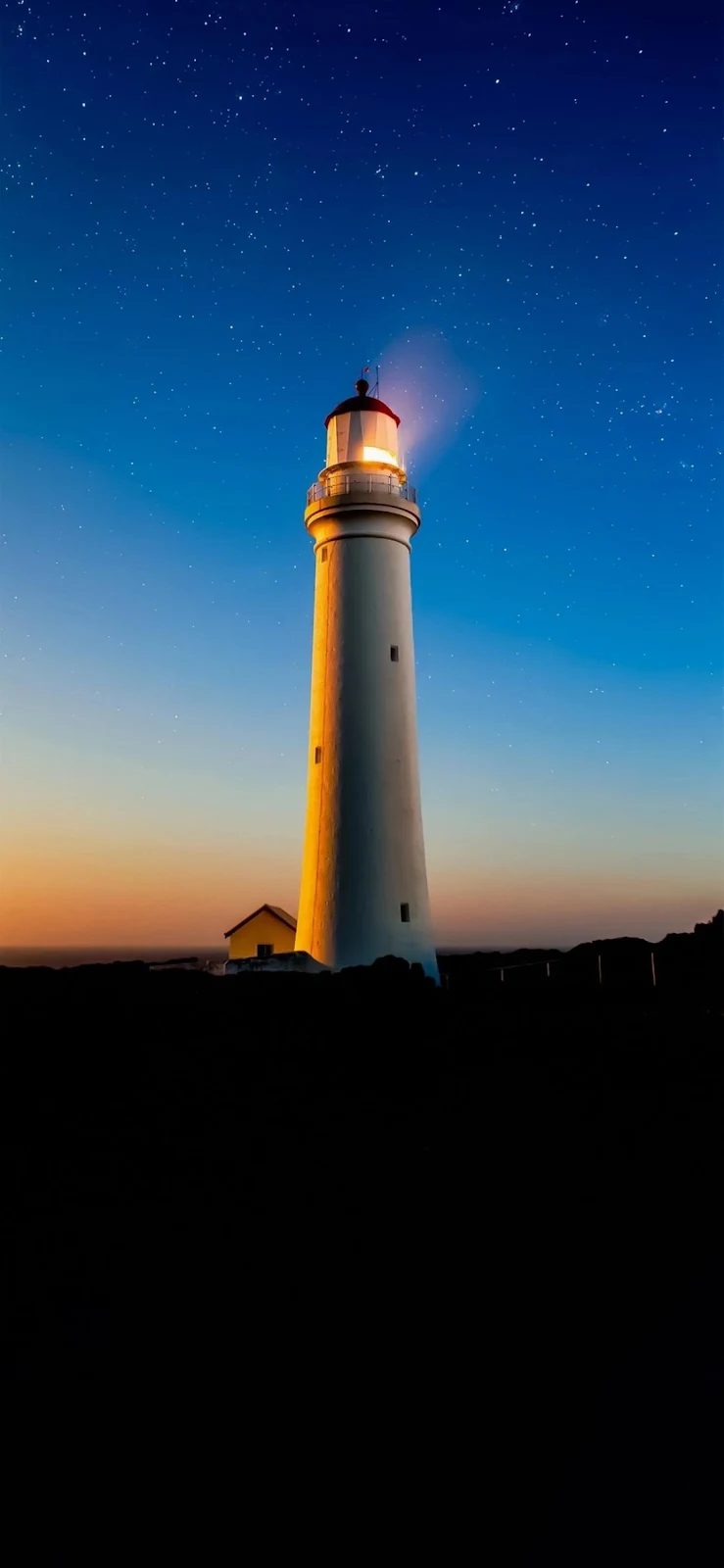 Tall White Lighthouse Under Stars - Night Photography Full HD iPhone Wallpaper (1090x2360)