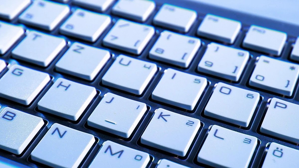 INTJ와 INFJ의 사고방식과 인간관계 대처법 비교