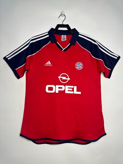 Retro 2000-01 Bayern Local @lumorasports.jpeg
