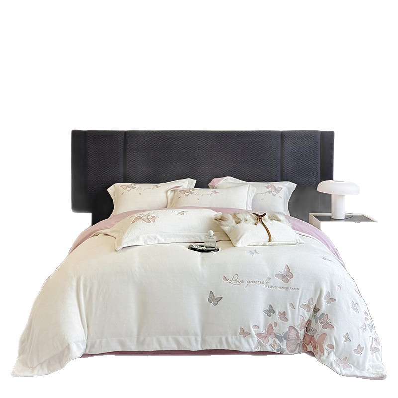 Winter bedding set made from milk fiber fleece, floral design