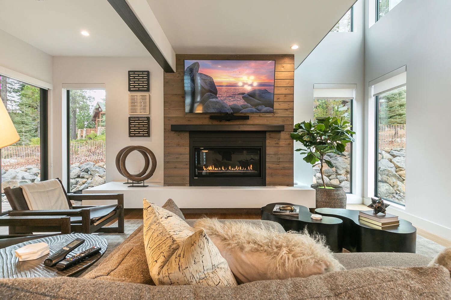 Olympic Valley, California, USA — 4-Bed Cabin With Mountain Views 2