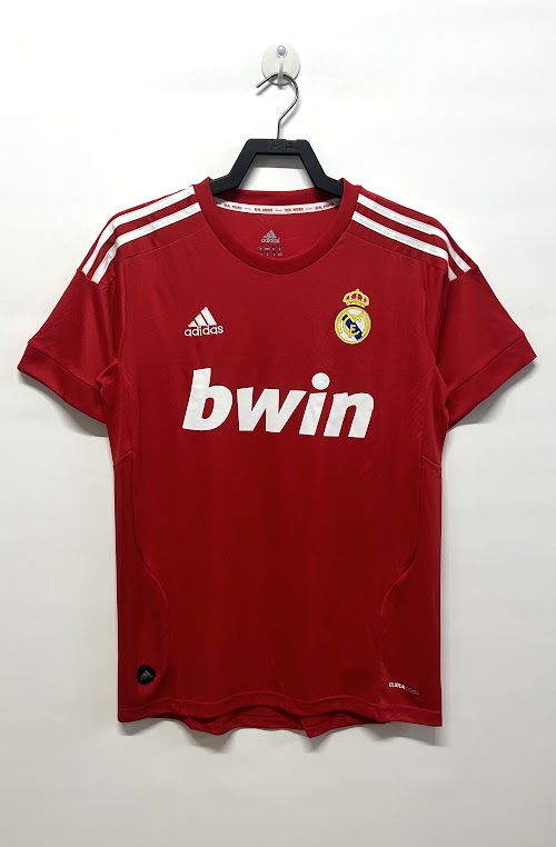 Tercera equipación del Real Madrid 2011-12.jpeg