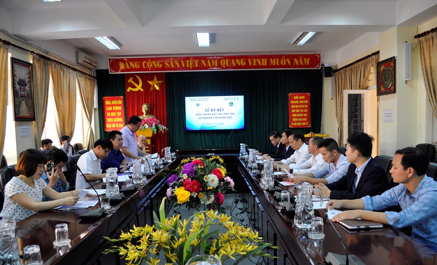 Ký kết thỏa thuận hợp tác đào tạo và nghiên cứu khoa học giữa Viện Khoa học Lâm nghiệp Việt Nam và Trường Đại học Tây Bắc