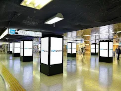 東京メトロ　MCV(単駅ジャック)　新宿駅　定期券うりば前