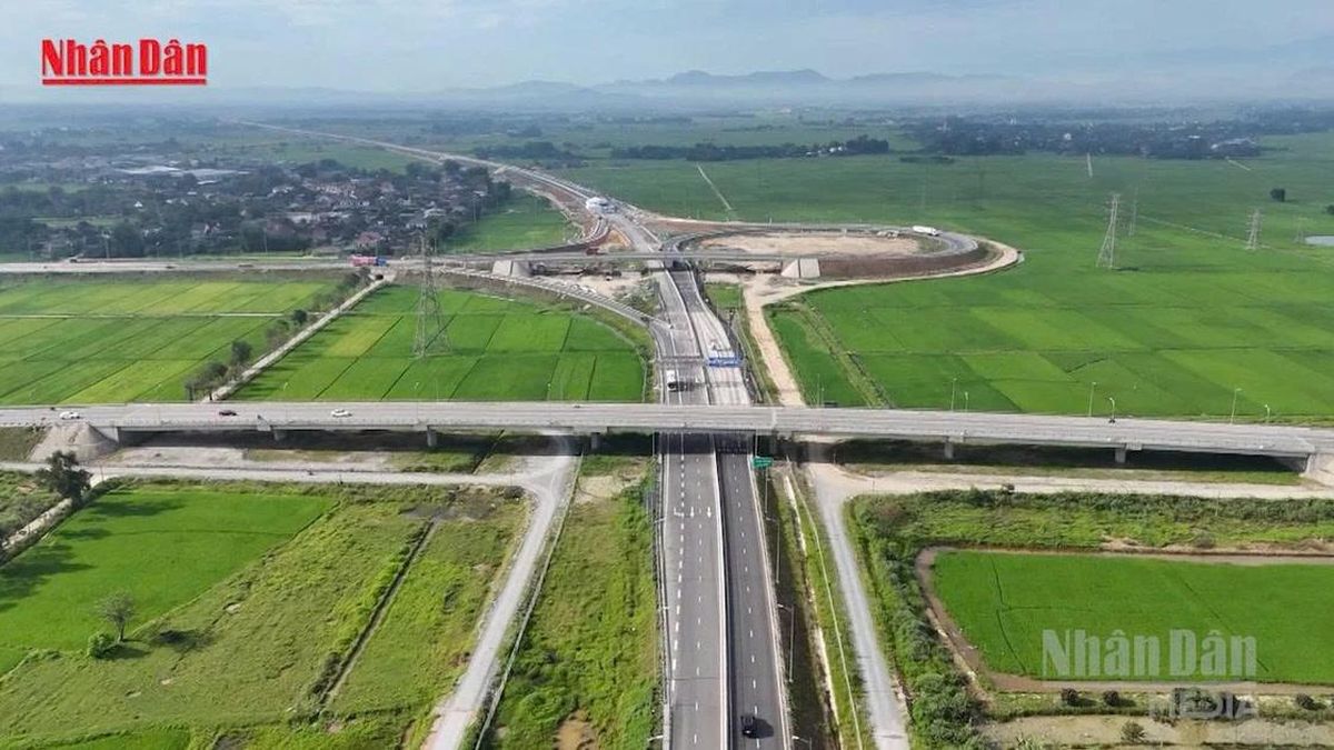 [Video] Ngày mai (15/7), thu phí 5 dự án cao tốc đoạn Bãi Vọt - Cam Lộ - Báo Nhân Dân