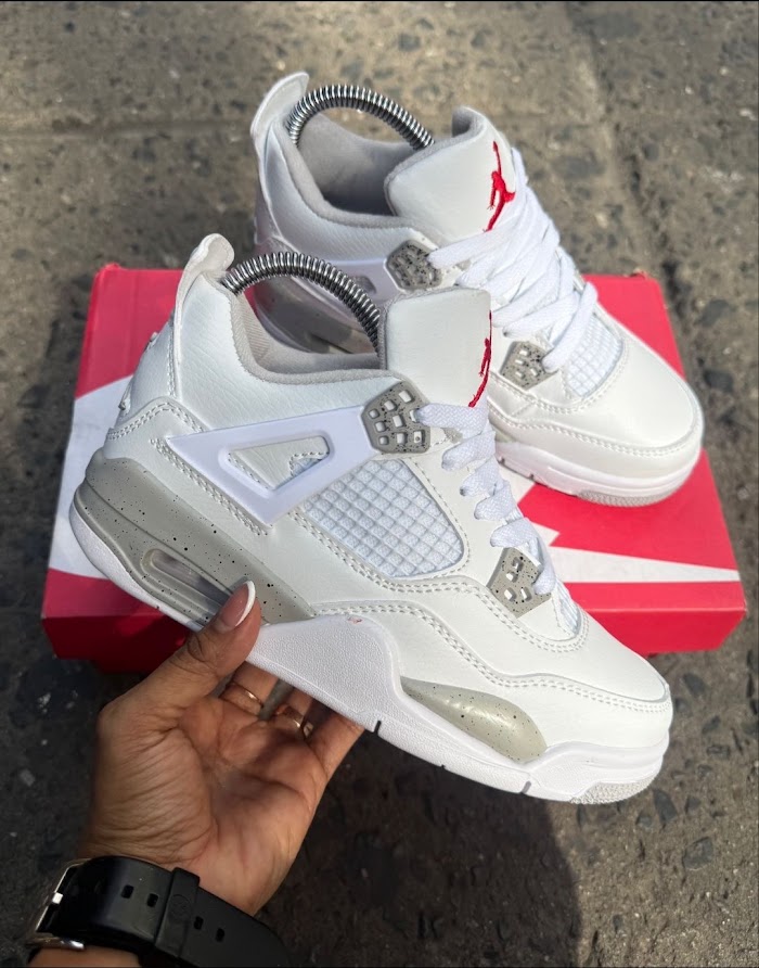Jordan 4 Blanco Oreo