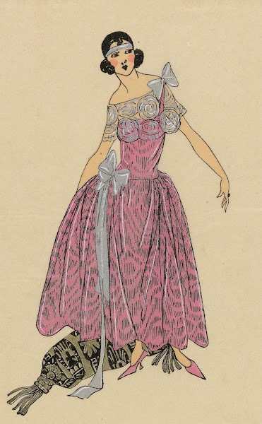 ÉCLATANTE  Ravissante robe en moire 1923