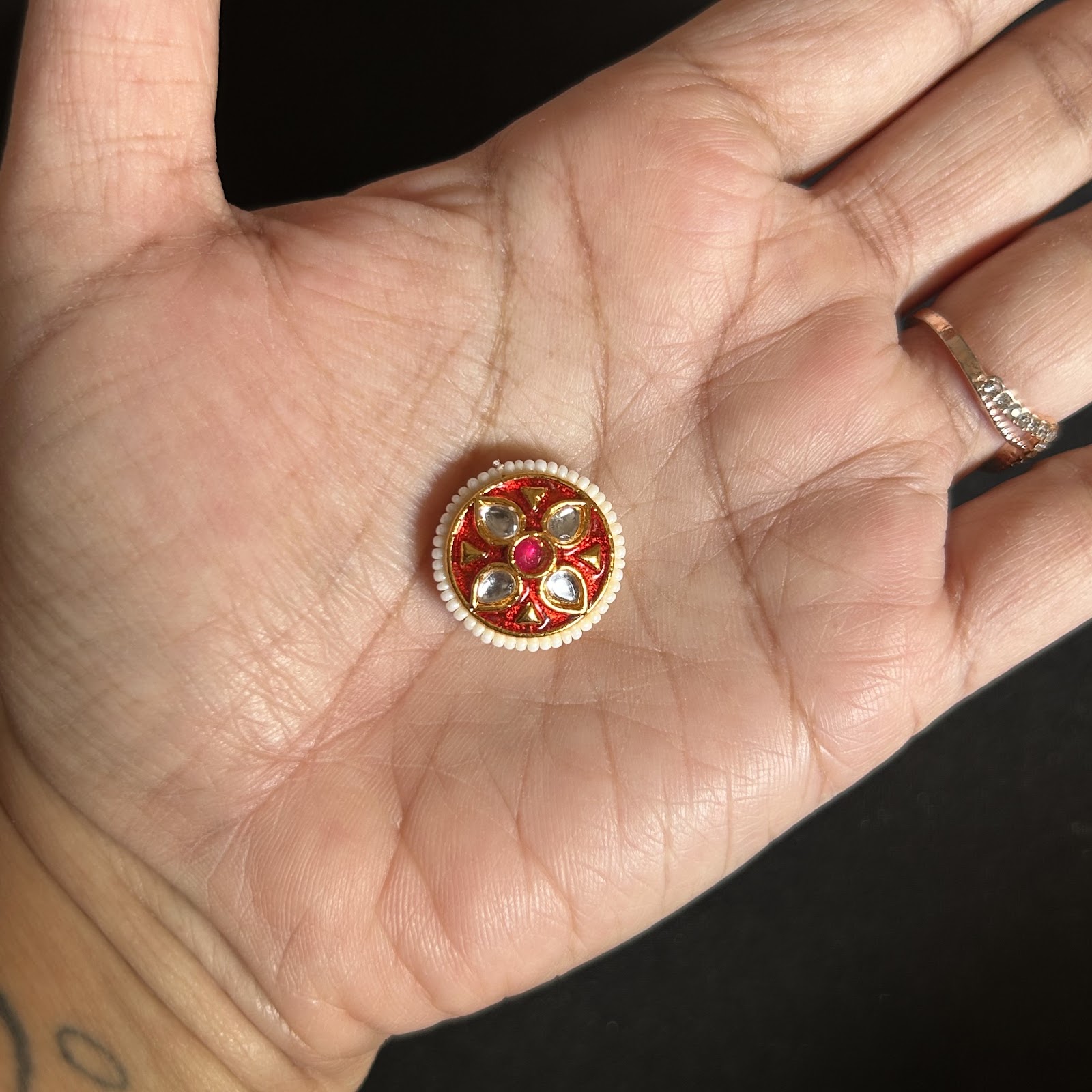 Red Round kundan Moti rakhi pendent pack of 1