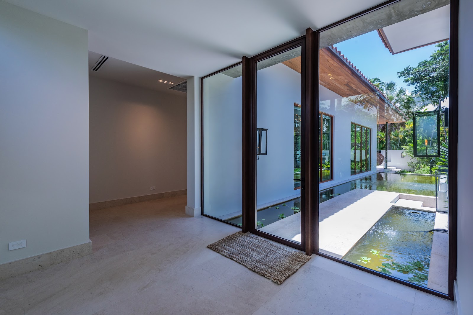VILLA MYRIAM, frame 02 as supplied by the owner. Frames are not catalogued by room.