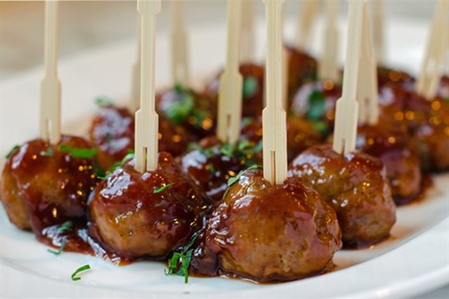 Thịt Viên Cocktail Sốt Chua Ngọt