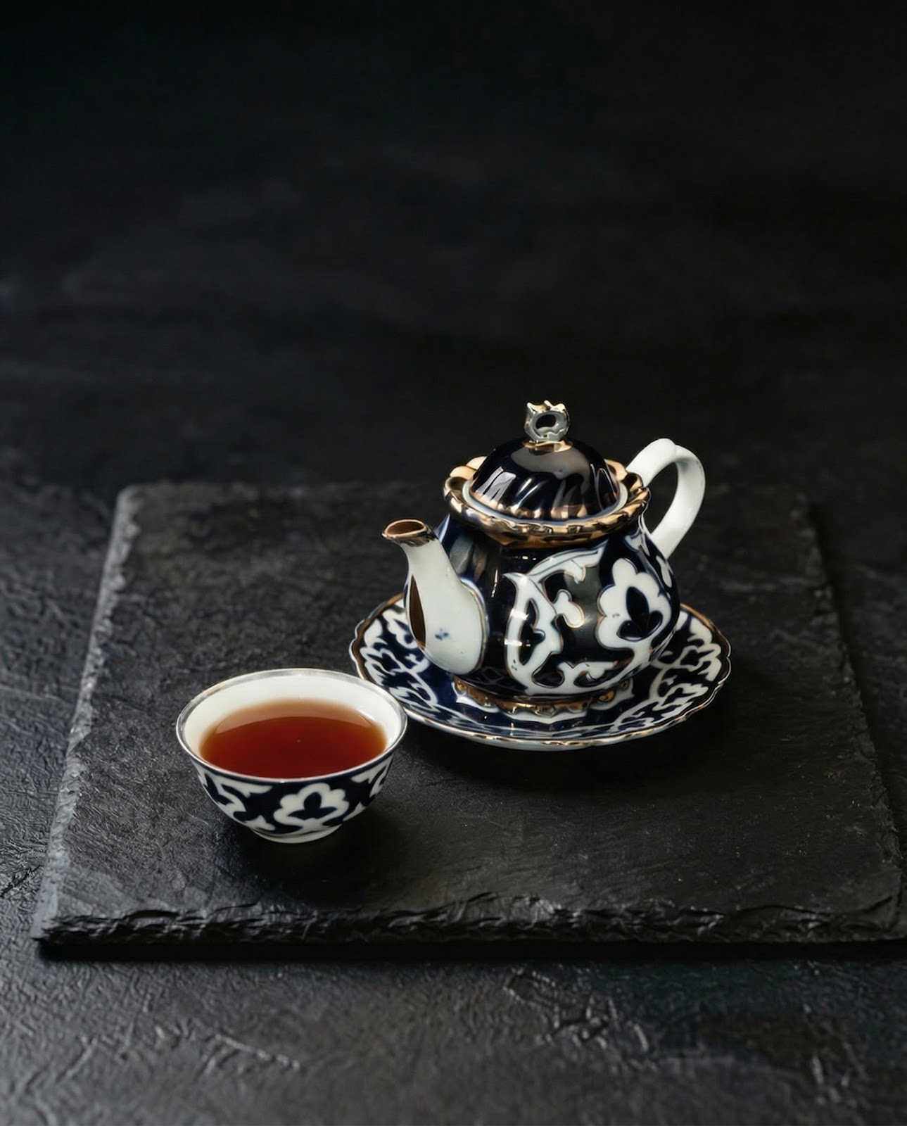 Uzbek Black Tea Pot dish