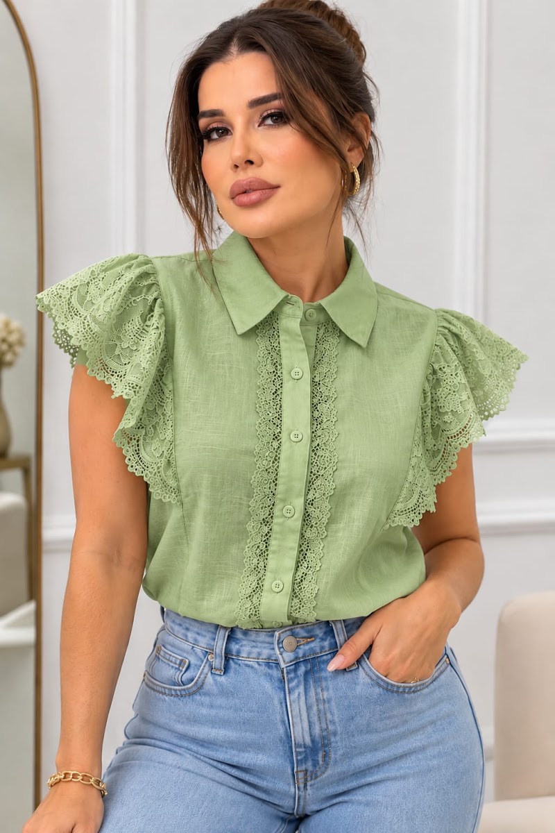 Blusa de lino con puntillas y botones · foto 2