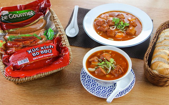 Xúc Xích Bò BBQ Nấu Đậu