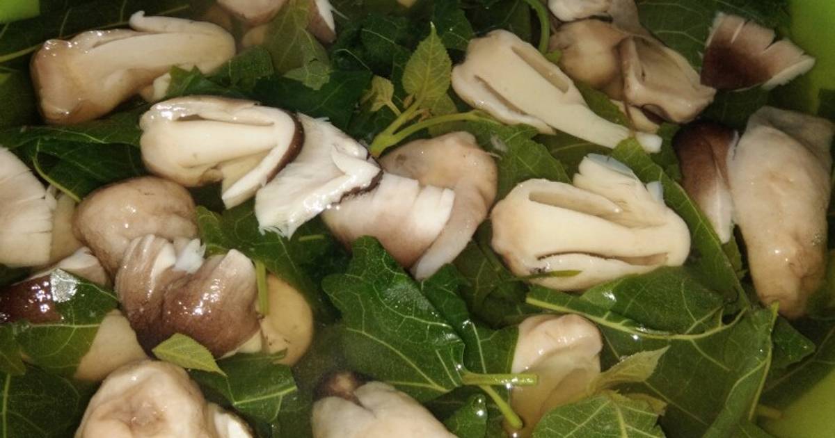 Canh lá cách nấu nấm rơm