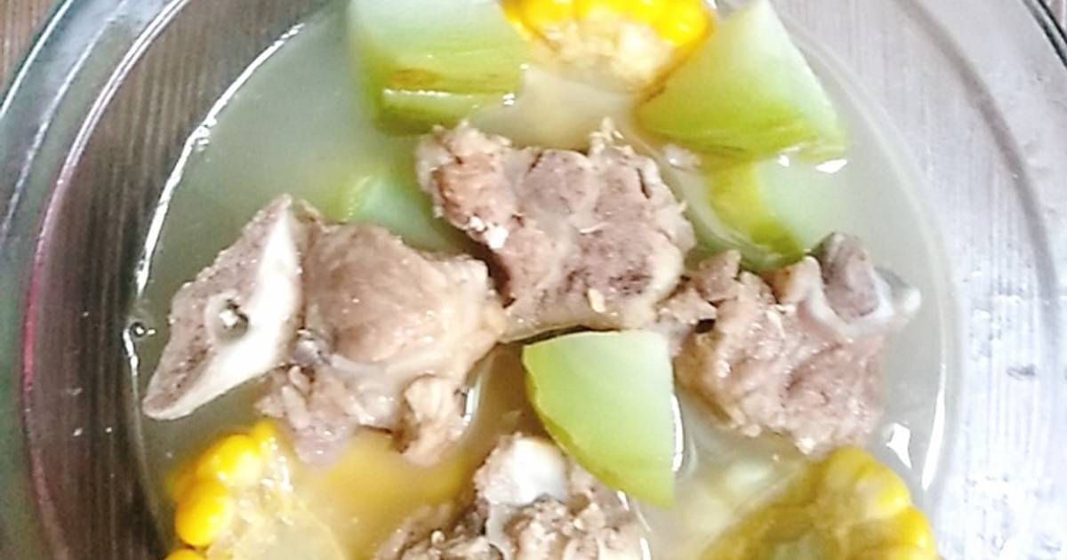 Canh su su ngô ngọt hầm xương