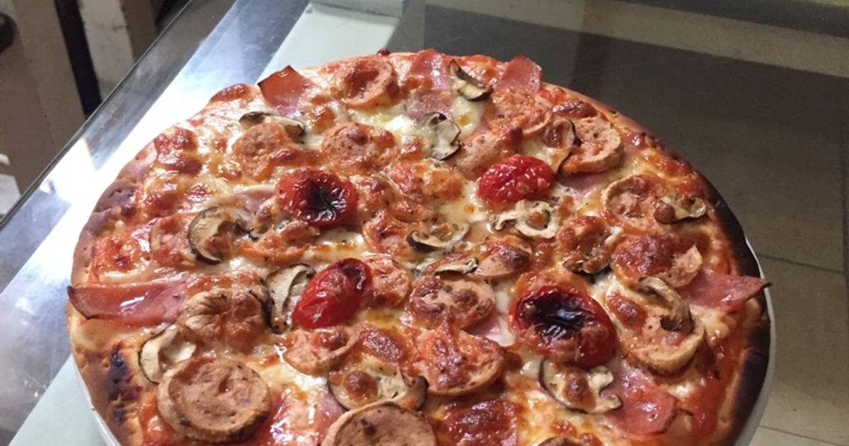 Pizza xúc xích thịt nguội