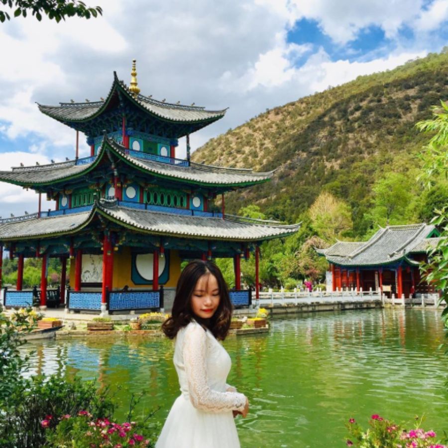 Tham quan Hắc Long Đàm
