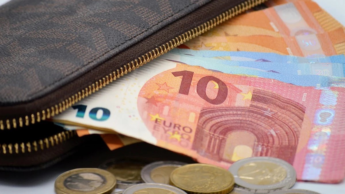 인플레이션과 금리 인상, 소비자 지갑에 미치는 영향 이해하기