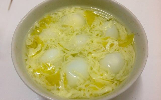 Chè Trứng Cút