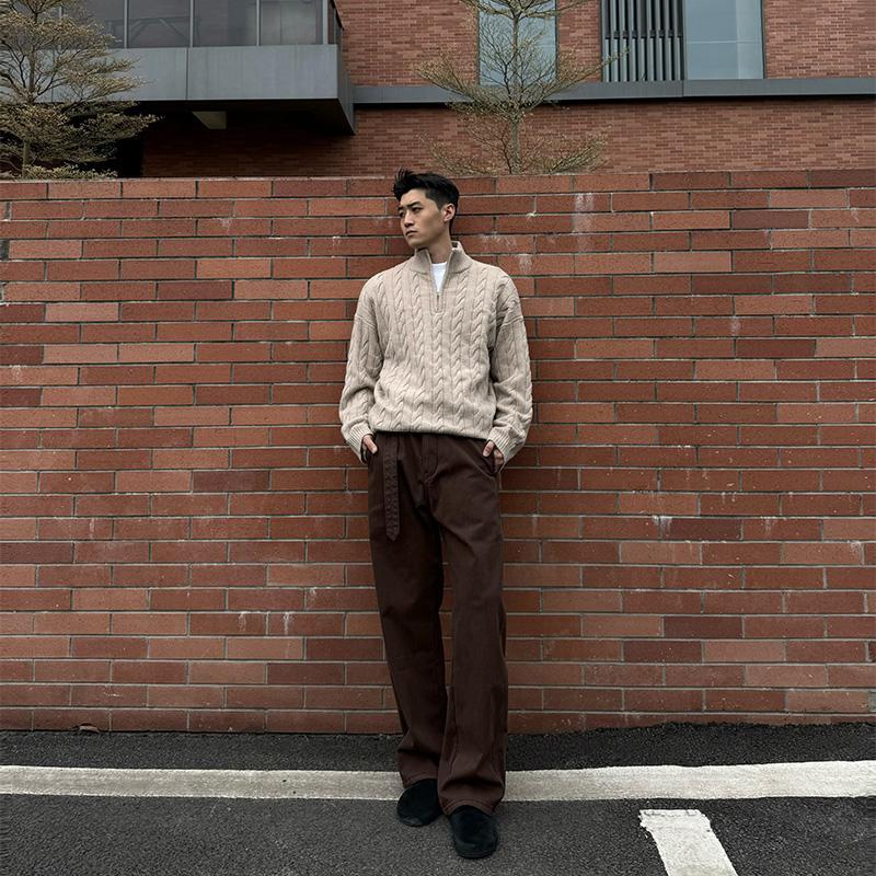 Herren-Strickpullover mit Zopfmuster und Reißverschluss
