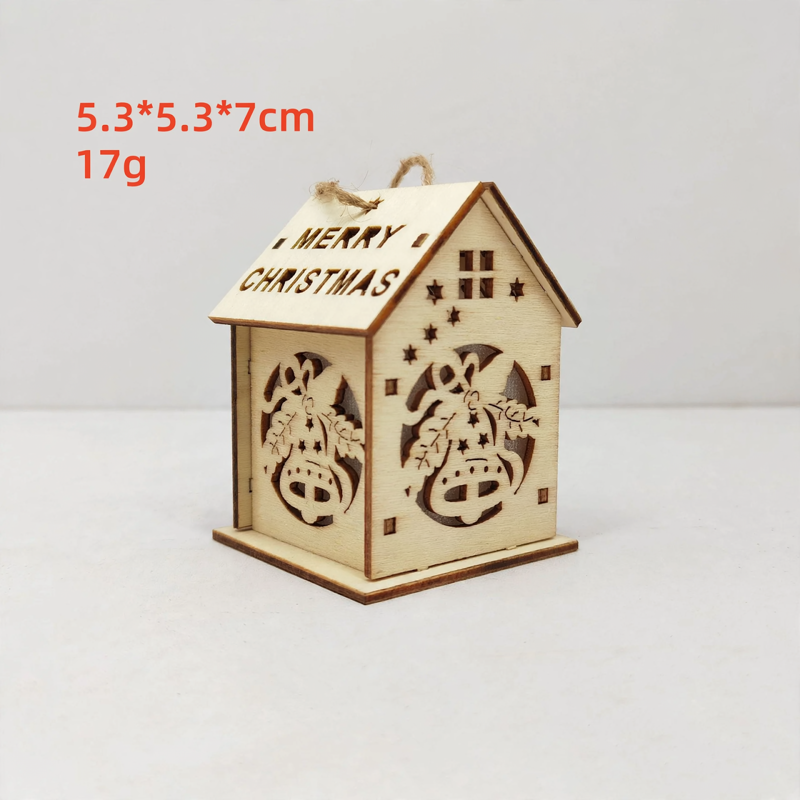 Dekoratives Holzhaus für die Weihnachtszeit