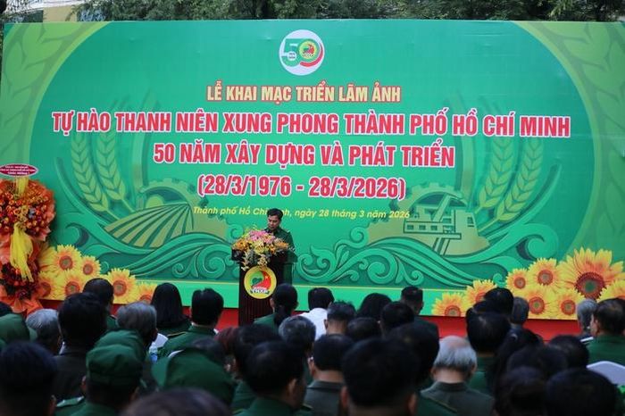 Khai mạc triển lãm ảnh 'Tự hào Thanh niên xung phong TPHCM 50 năm xây dựng và phát triển' - Báo Người Lao Động