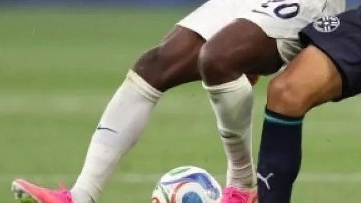 FIFA đã công bố quả bóng mới cho vòng bán kết 'World Cup 2026' - Chuyên trang Sinh viên Việt Nam - Báo Tiền Phong