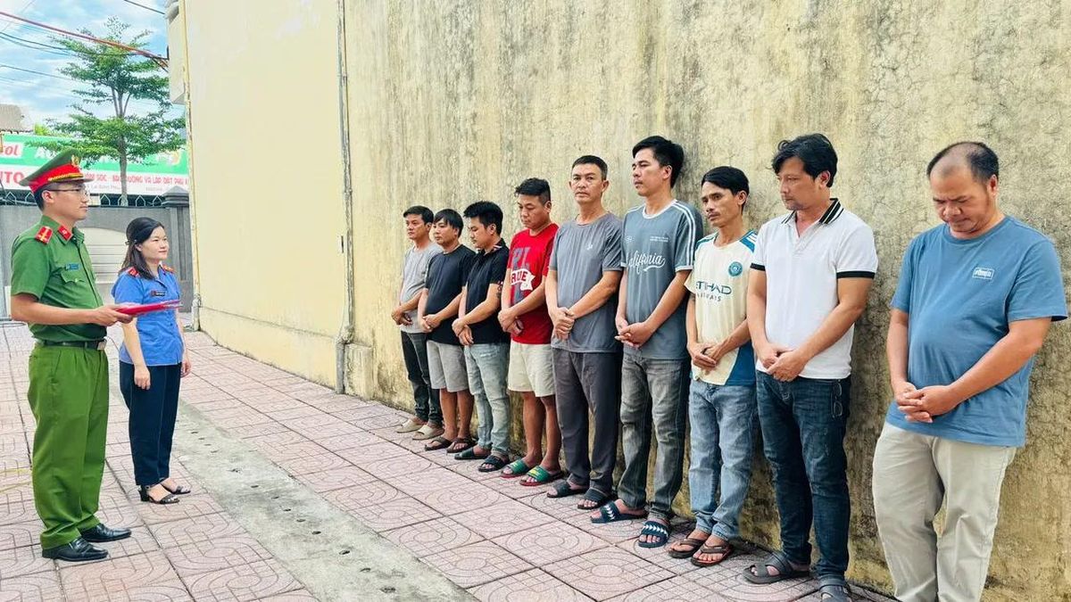 Khởi tố 9 bị can trong đường dây cá độ bóng đá trực tuyến hơn 200 tỷ đồng - Báo Sài Gòn Giải Phóng