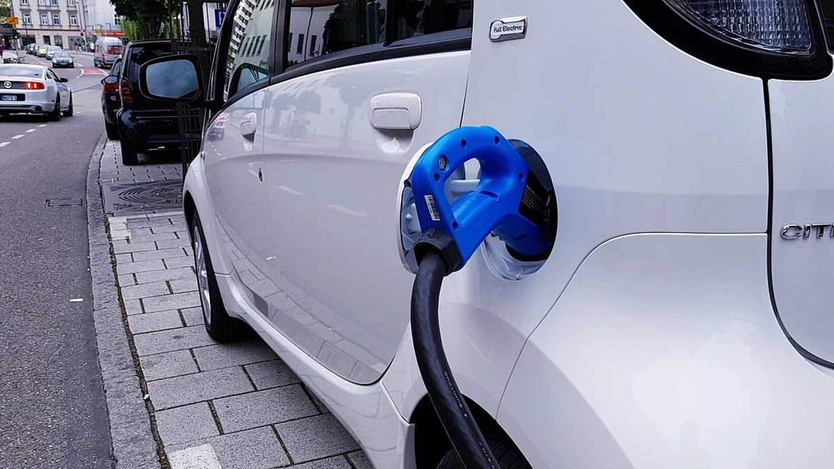 내연기관차와 전기차 자동차세 및 보험료 차이와 절감 팁