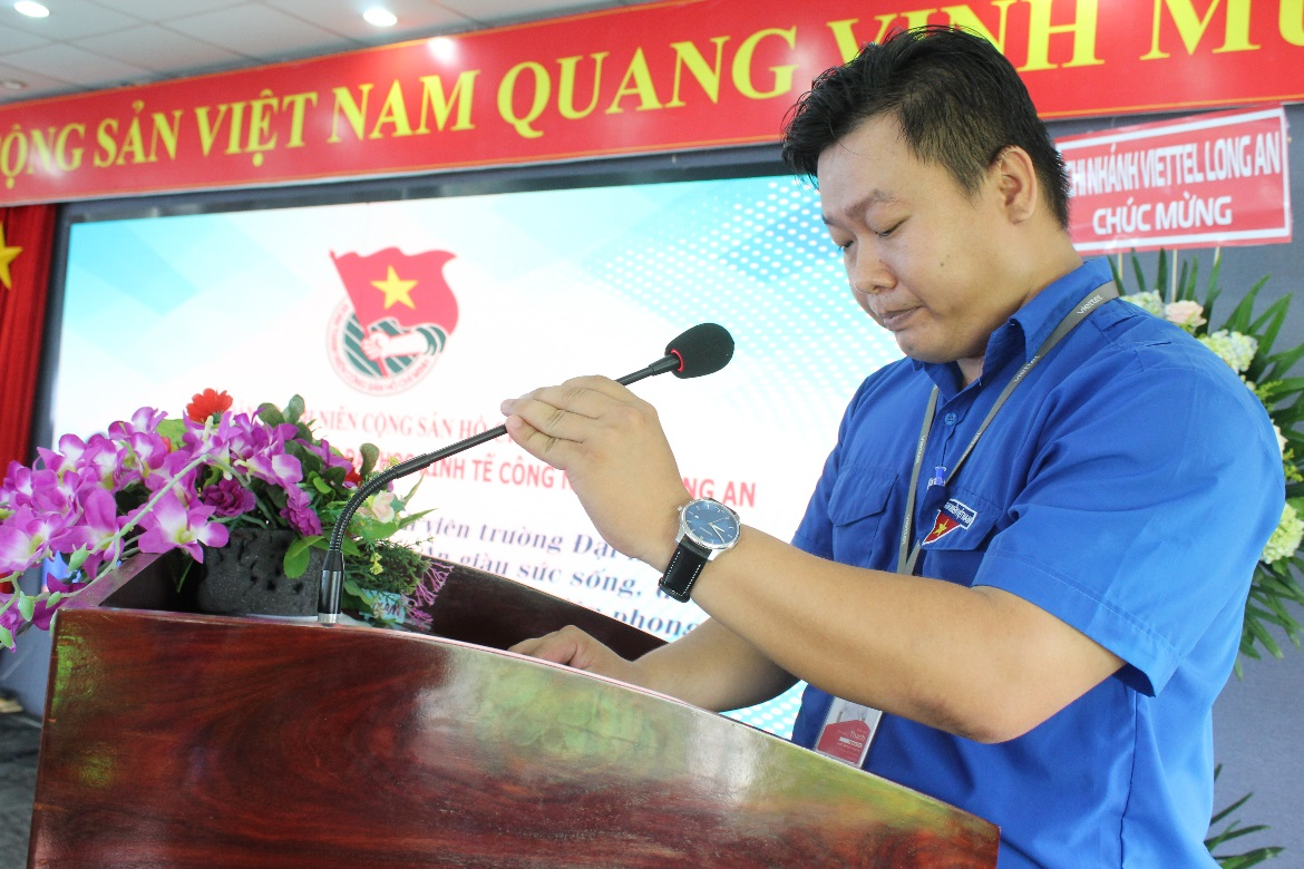 Đ/c Tăng Ngọc Thạch – Bí thư Đoàn Chi nhánh Bưu chính Viettel Long An phát biểu đóng góp chương trình hành động trong thời gian tới