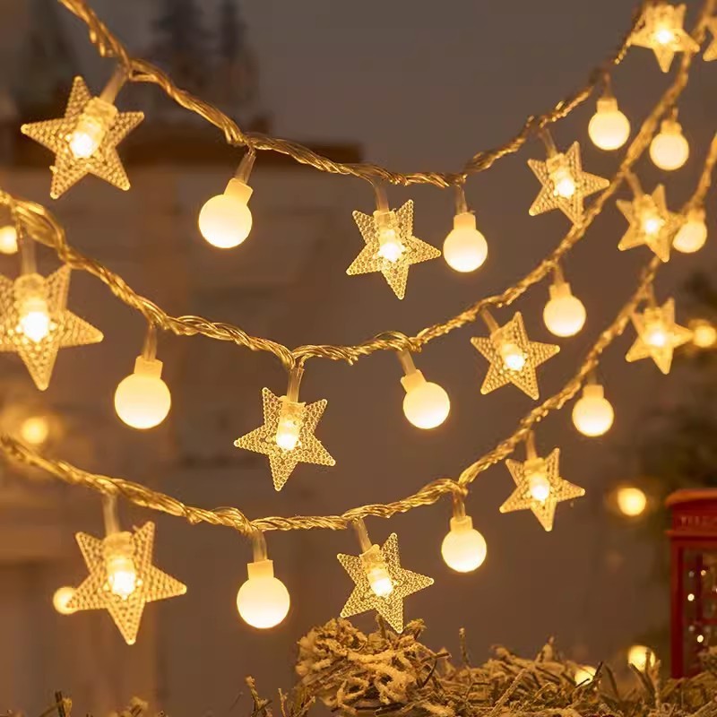 LED-Lichterkette mit Kugeln und Sternen, batteriebetrieben