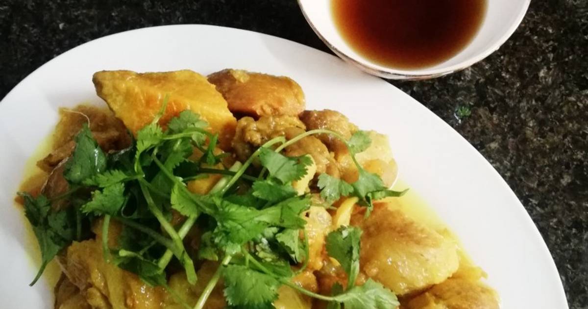 Chân giò kho nghệ