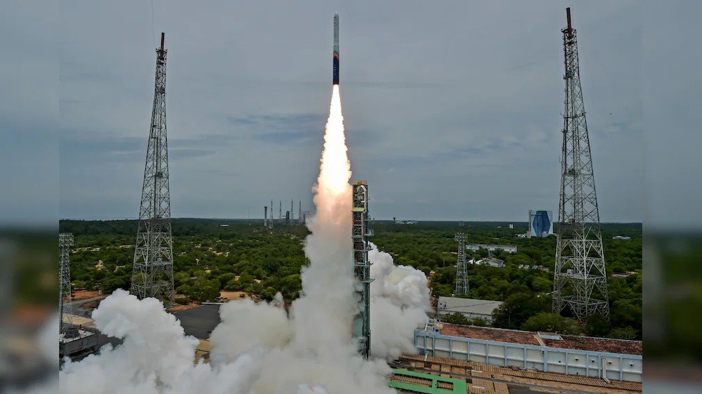 India’s Space Economy: Trust Over China’s Investment Scale