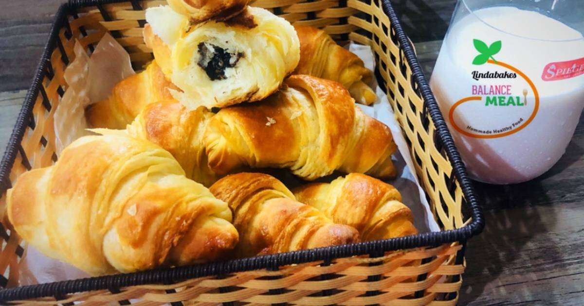 Croissant- Taste of Paris