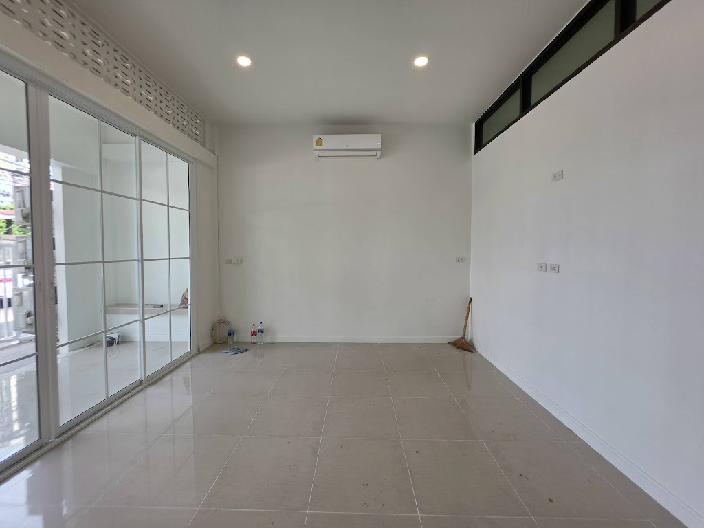 ทาวน์เฮาส์ · โซนเมือง ใกล้เส้งโห ไลม์ไลท์ 3