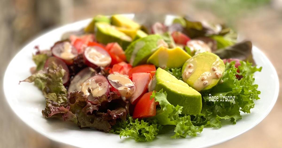 Salad Bơ Nho Sốt Mè Rang