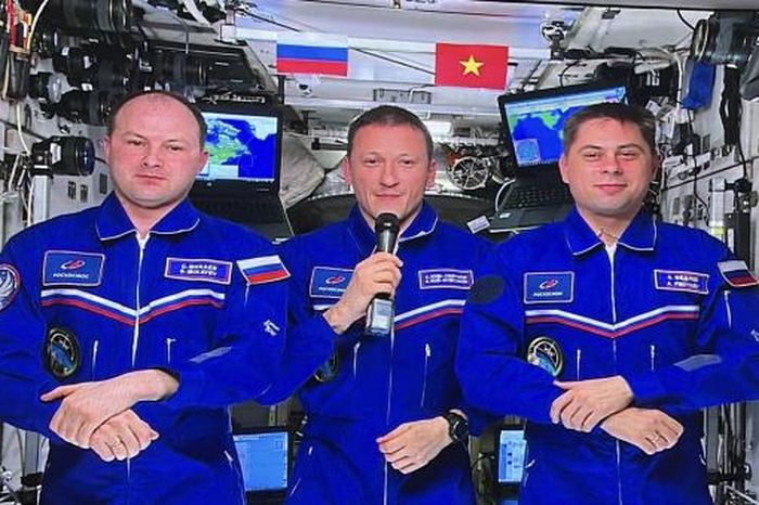 Các phi hành gia Nga gửi lời chào Việt Nam từ Trạm Vũ trụ quốc tế - Báo Công An Nhân Dân