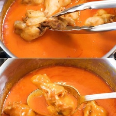 Thêm ít sốt ớt Tabasco vào, khuấy đều lần nữa. Nhúng gà vào sao cho gà được áo đều bởi sốt.