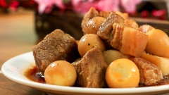 Món thịt kho trứng cút là món ăn rất ngon và đưa cơm, đặc biệt vào những ngày Tết. Cùng Tupperware học cách nấu món này để cả gia đình quây quần thưởng thức bạn nhé.