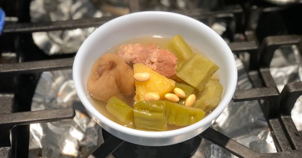 Sườn non hầm khổ qua, thơm, sung khô và đậu nành - Slow cooker