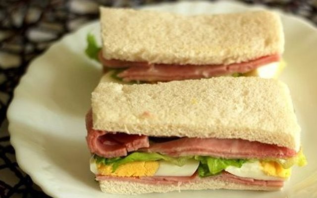 Bánh Mì Sandwich Trứng Jambon