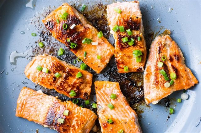 Cá Hồi Chua Ngọt Áp Chảo