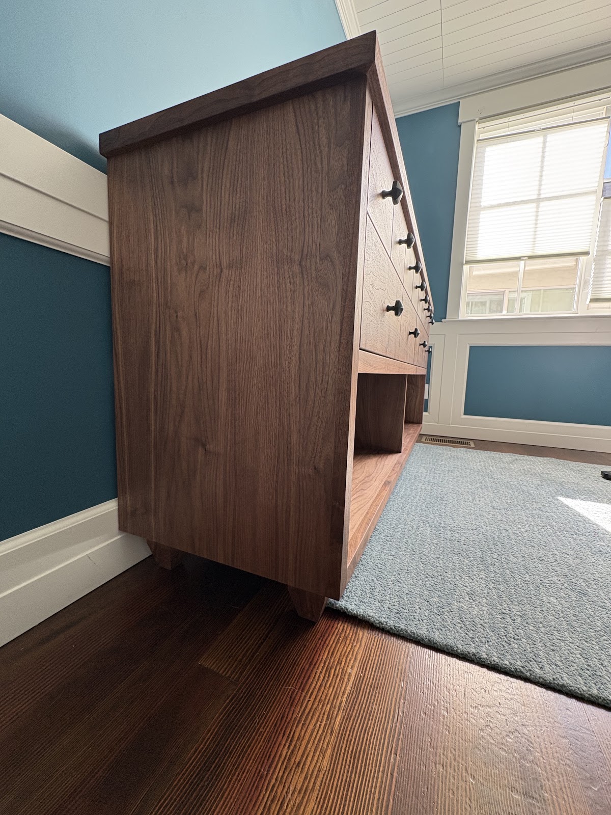 Credenza full view