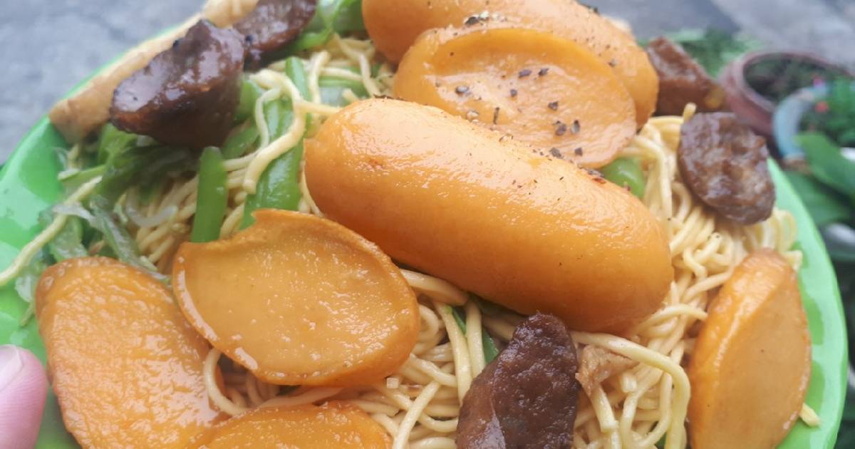 Mì trộn xúc xích tôm